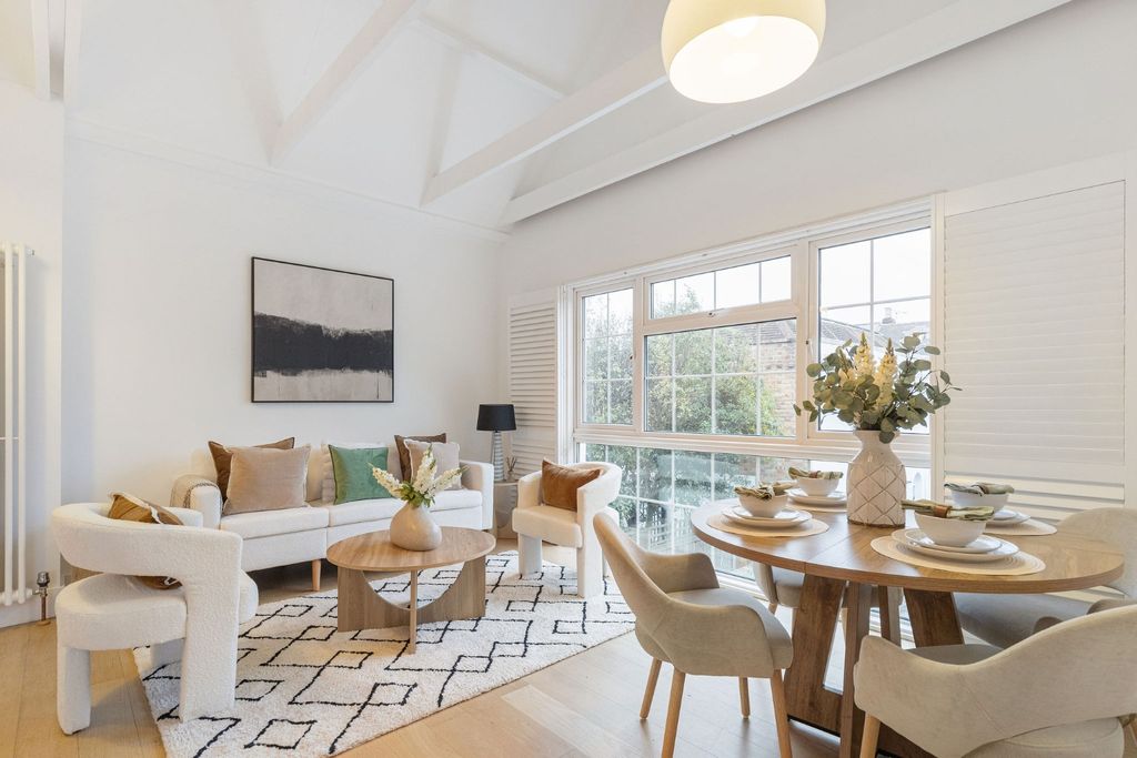 Property photo 1 of 17 4386661