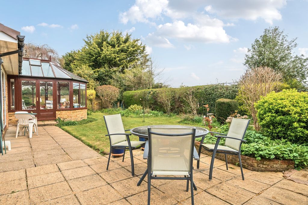 Property photo 2 of 21