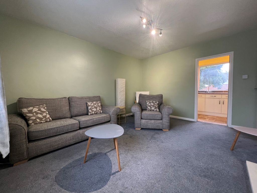 Property photo 2 of 28