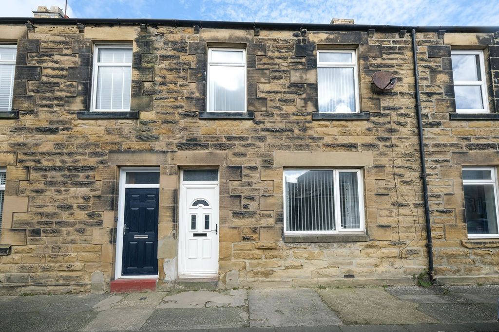 Property photo 1 of 10 Photo 6