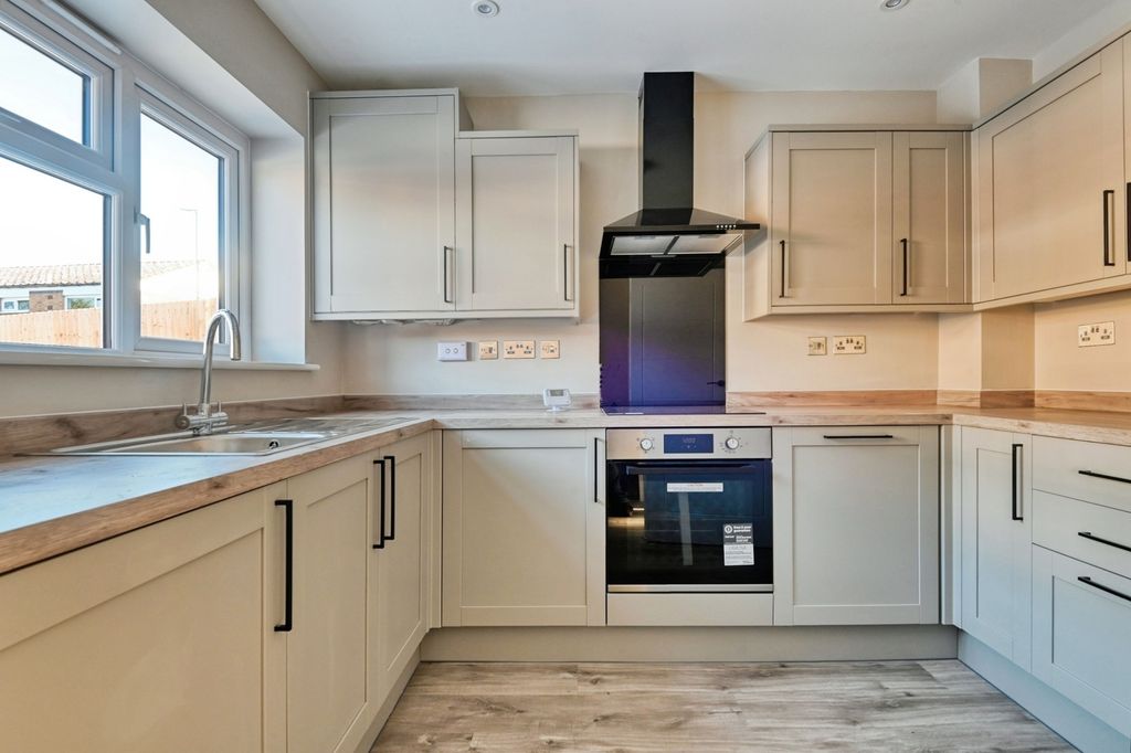 Property photo 2 of 21 Pbox-Img.Jpg