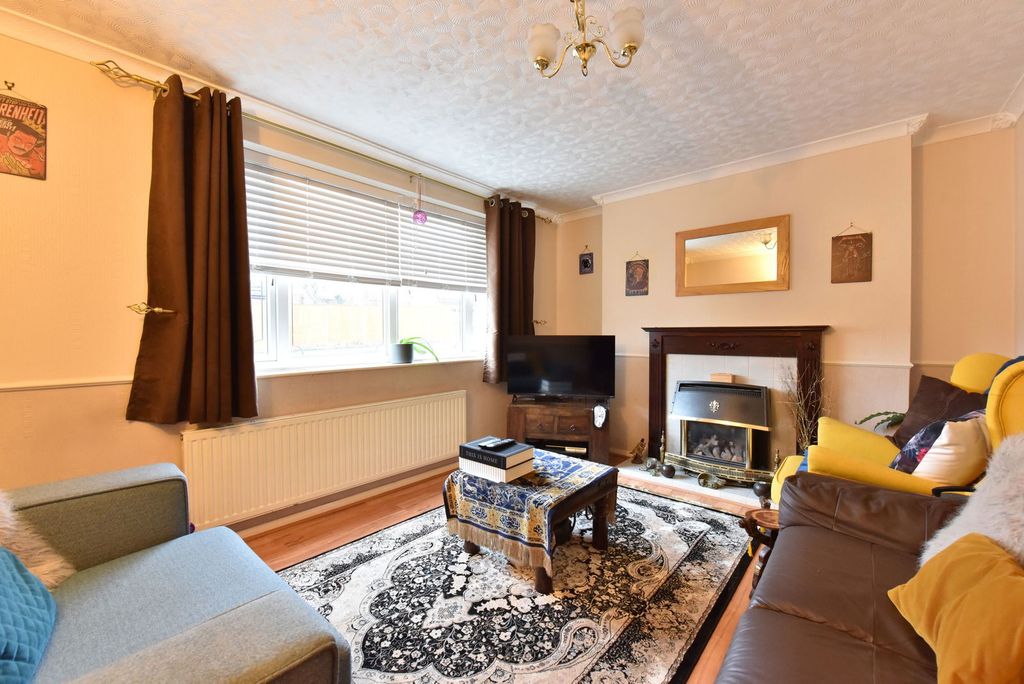 Property photo 2 of 11