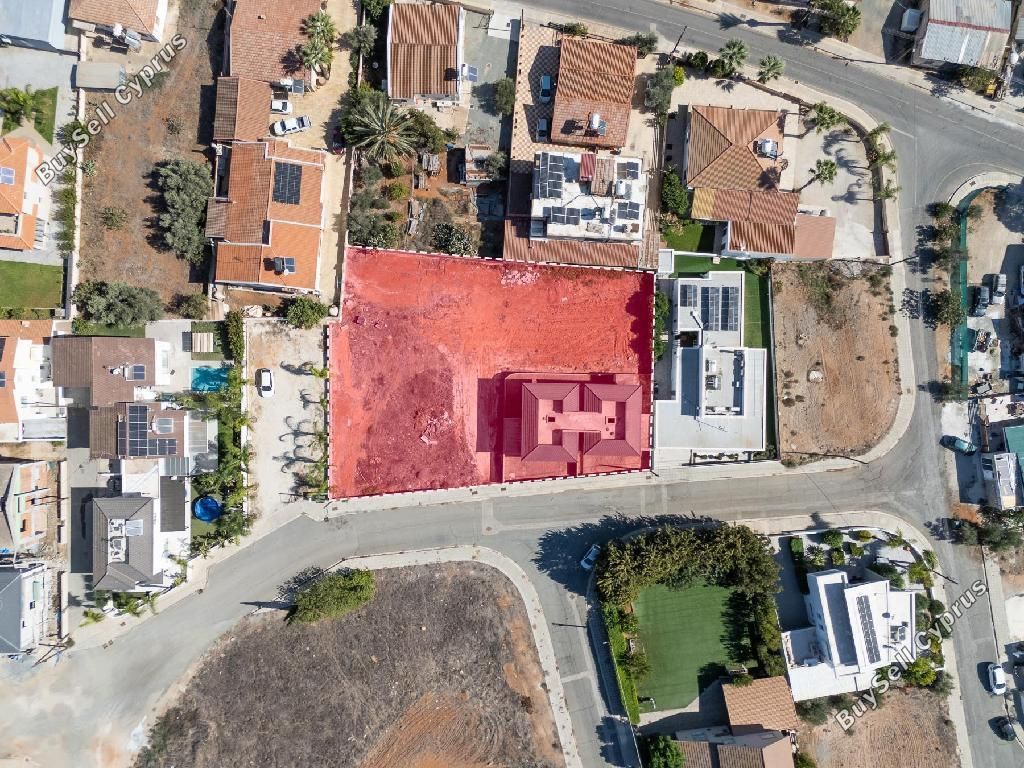 Property photo 3 of 11