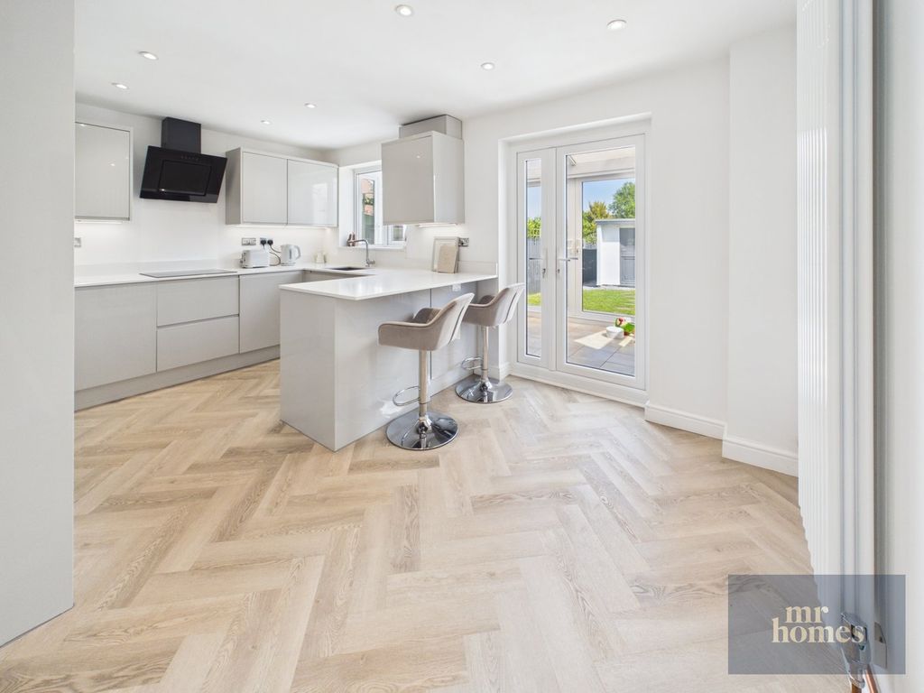 Property photo 2 of 51