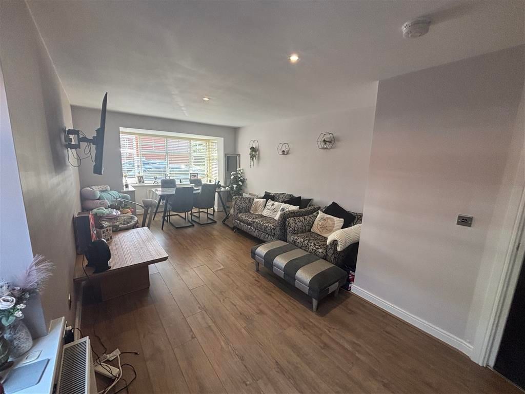 Property photo 3 of 8 Image