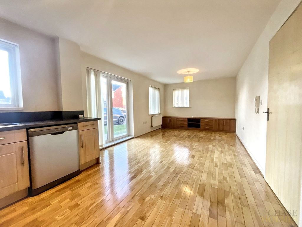 Property photo 1 of 12 4465740