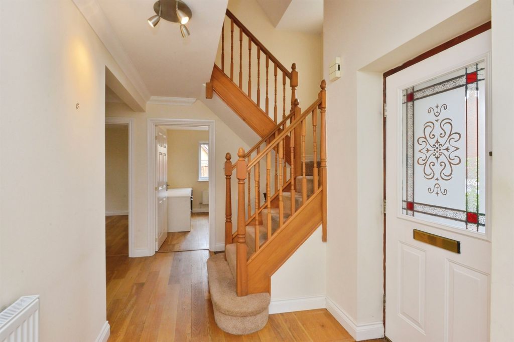 Property photo 2 of 18