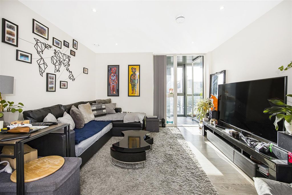 Property photo 1 of 12 3