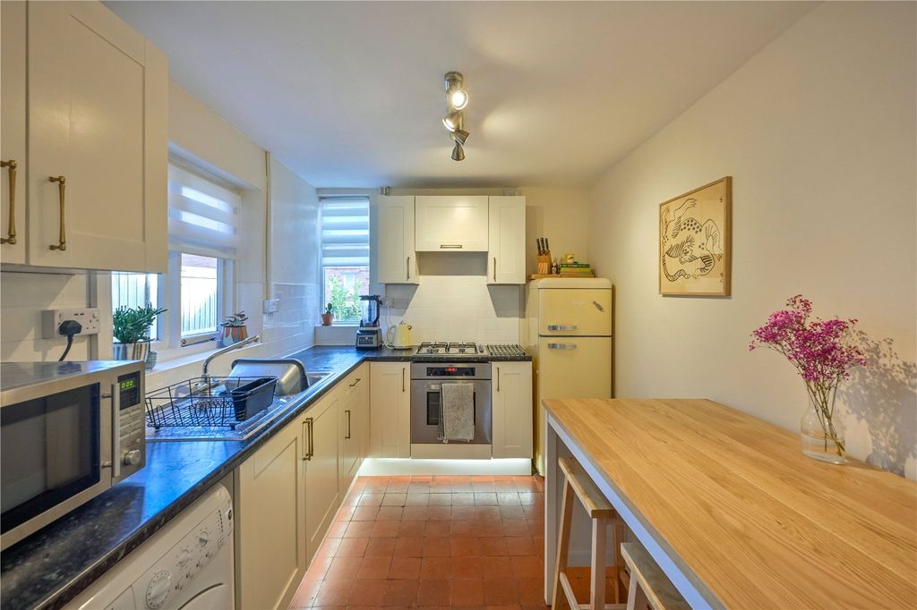 Property photo 2 of 24 Picture No. 21