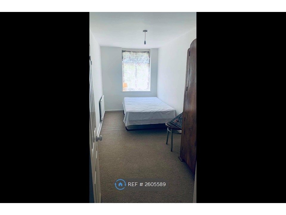 Property photo 3 of 7 Bright Double Or Office Facing West