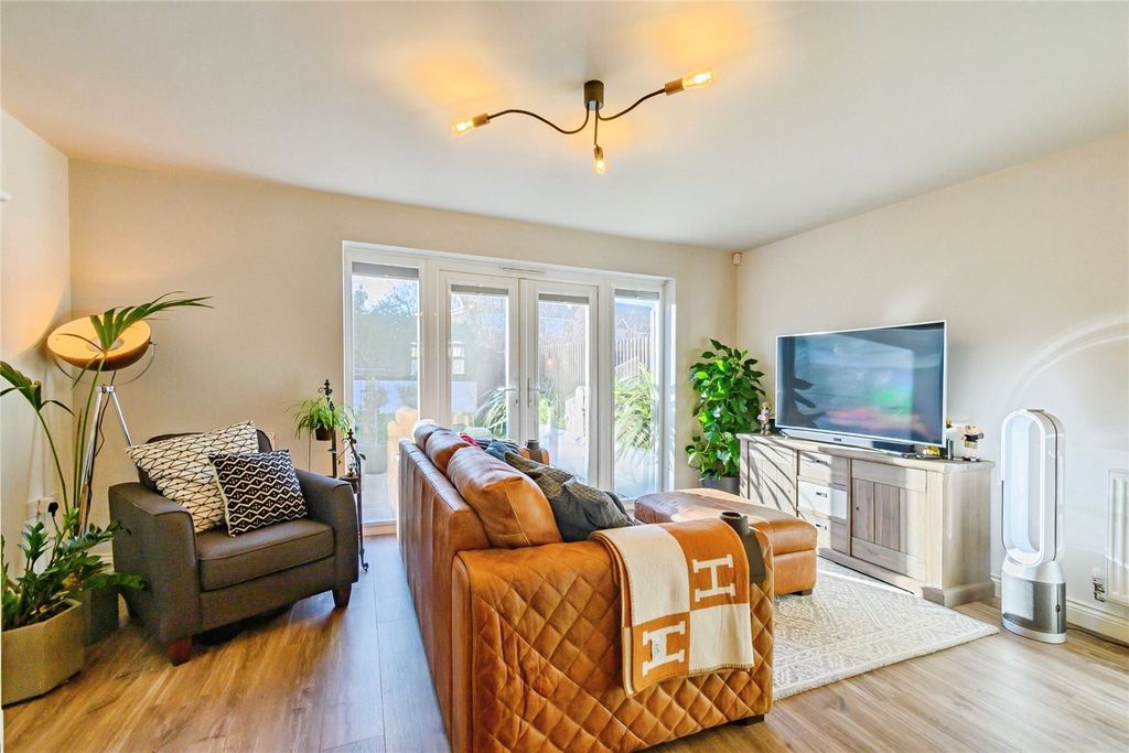 Property photo 2 of 24 Living/Kitchen Area