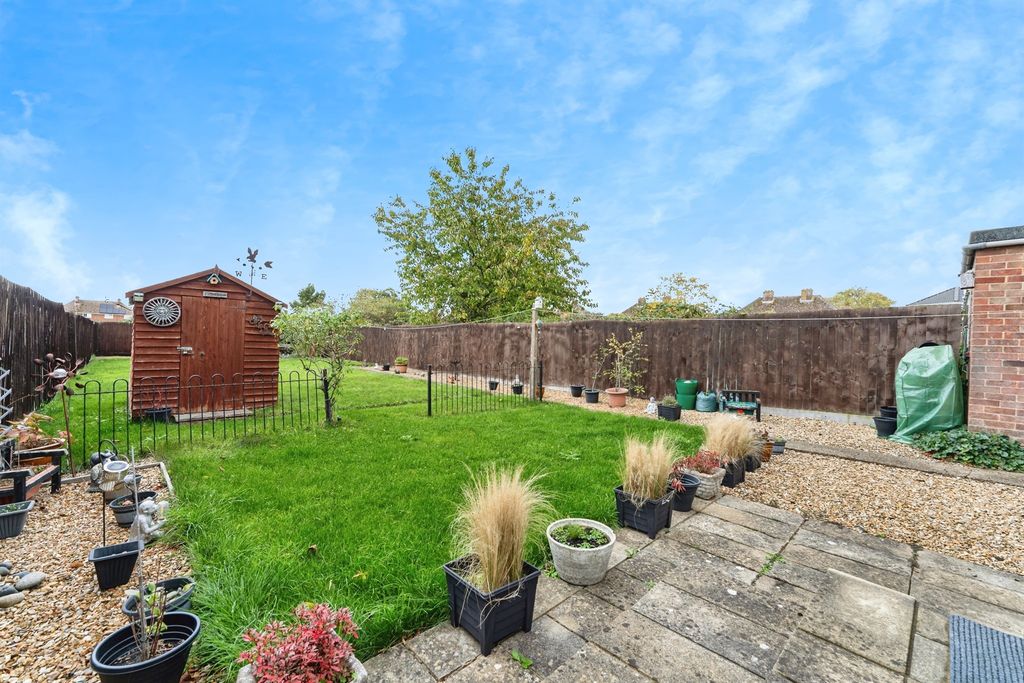 Property photo 2 of 17