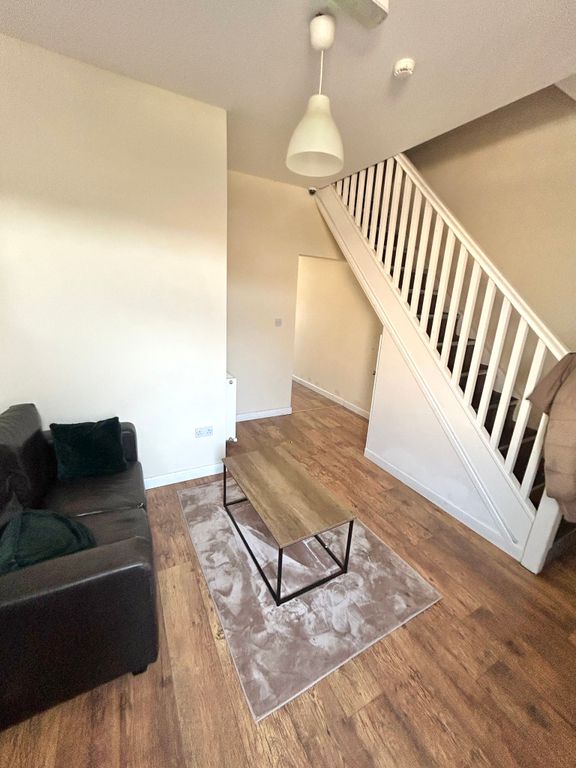 Property photo 1 of 6 2Fa23A74-De89-43B0-A1E3-E5A1d65531Ea