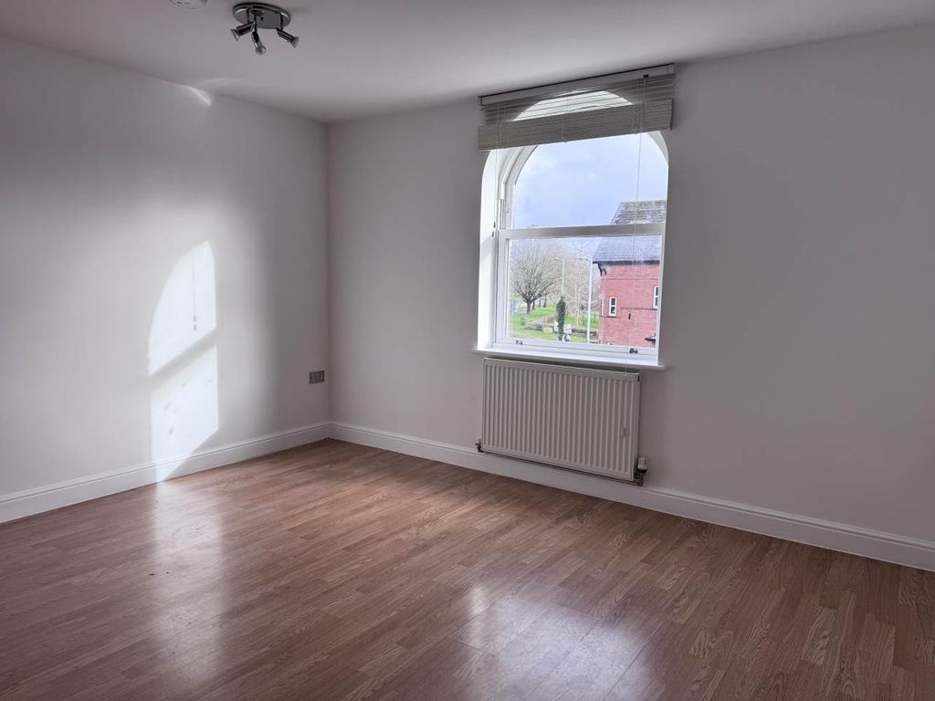 Property photo 3 of 7 Lounge