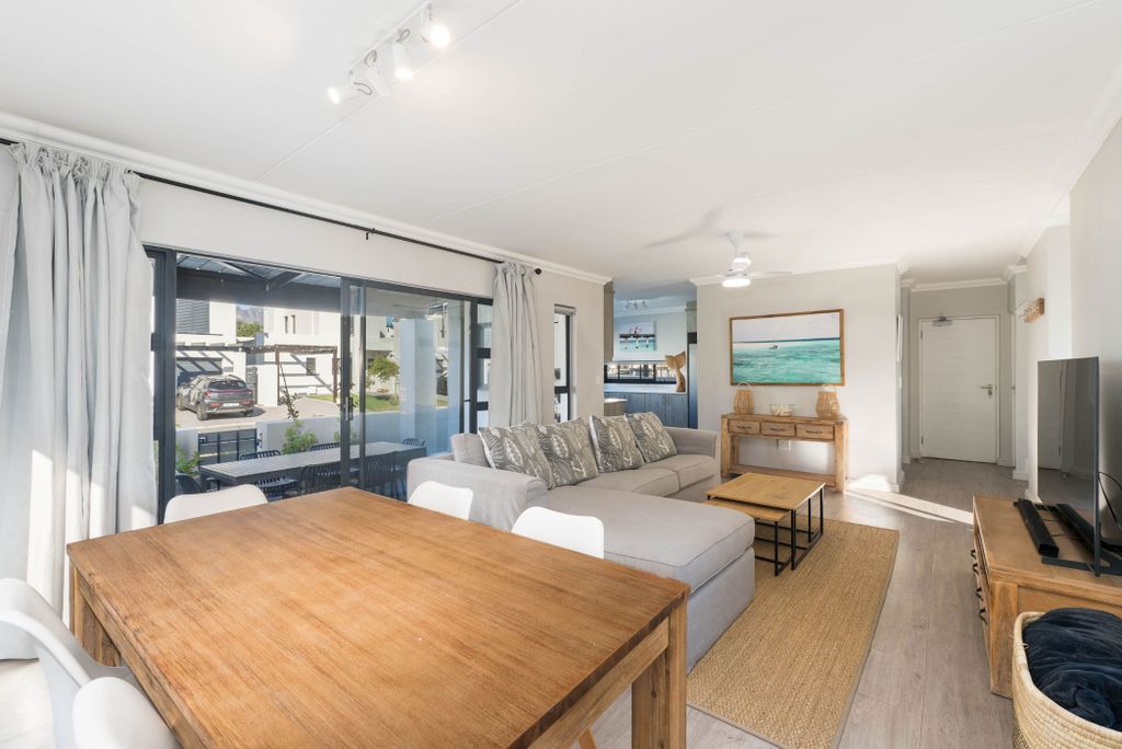 Property photo 2 of 39 Sw1730493