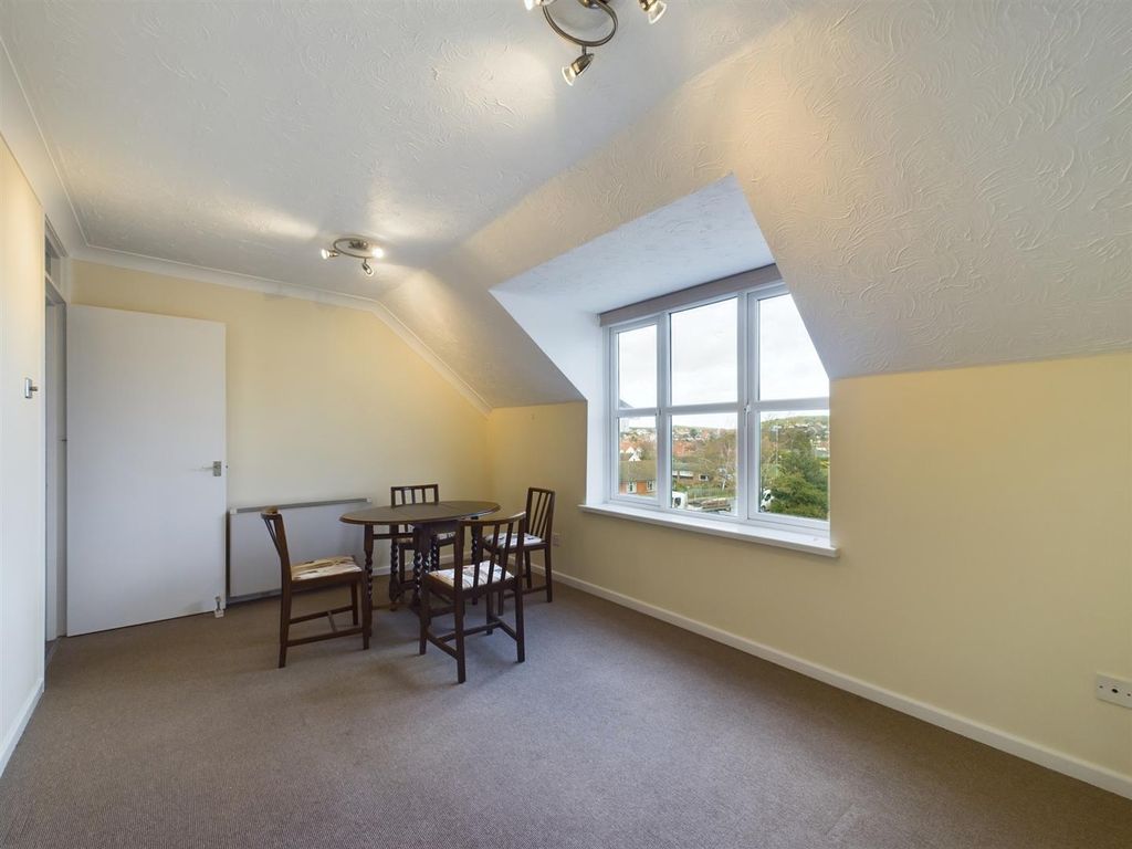 Property photo 3 of 11 Cam02546G0-Pr0120-Still008.Jpg