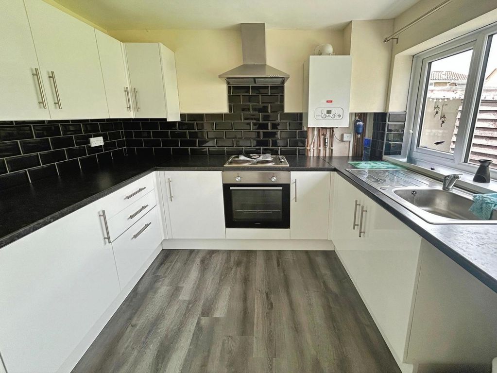 Property photo 3 of 16 Kitchen/Dining Room