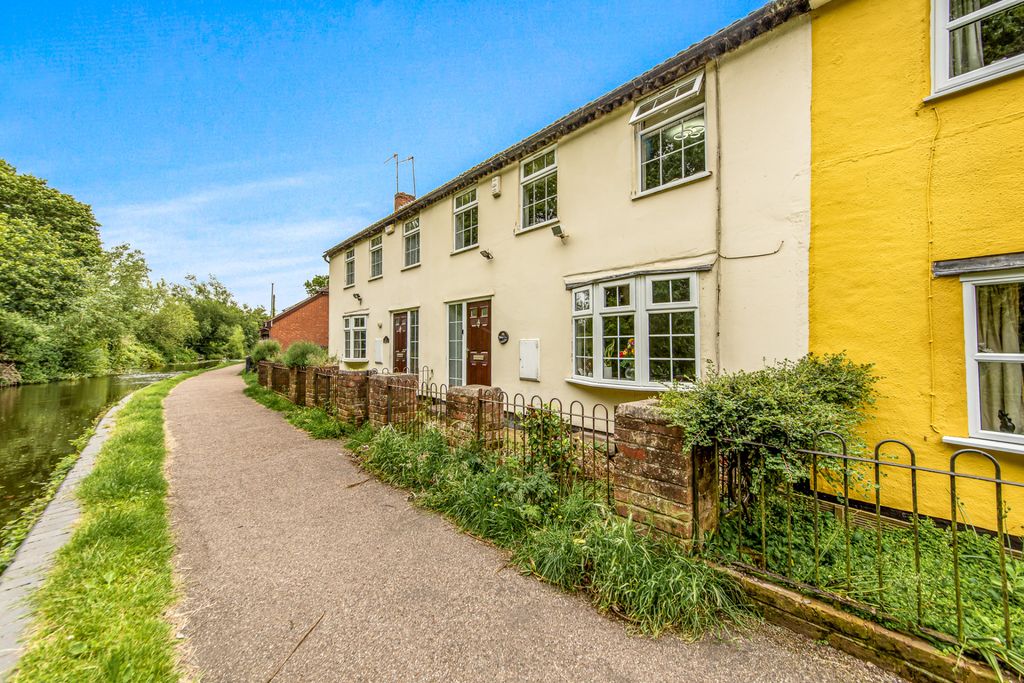 Property photo 1 of 18