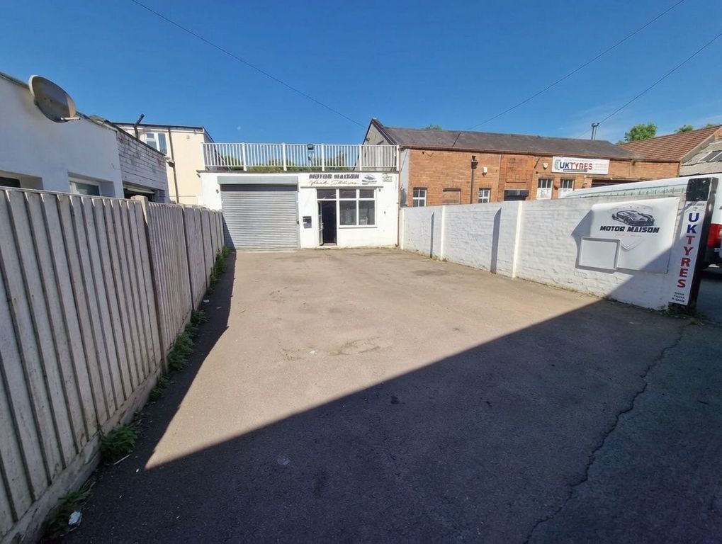 Property photo 2 of 10