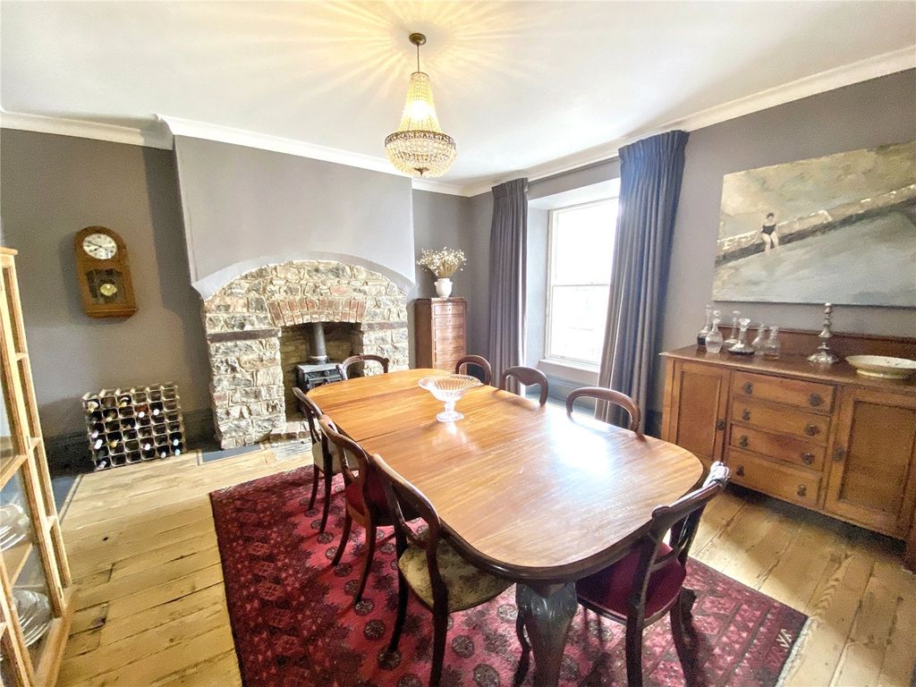Property photo 3 of 21 Dining Room