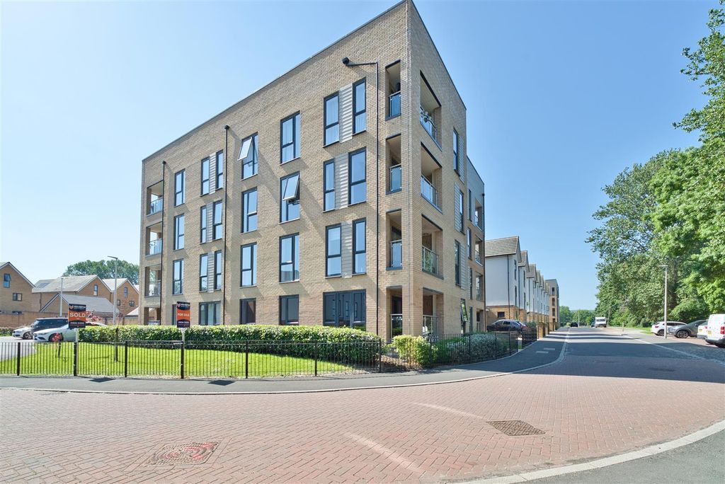 Property photo 1 of 19 Building Exterior