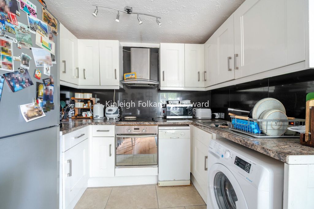 Property photo 2 of 11 Picture No. 10
