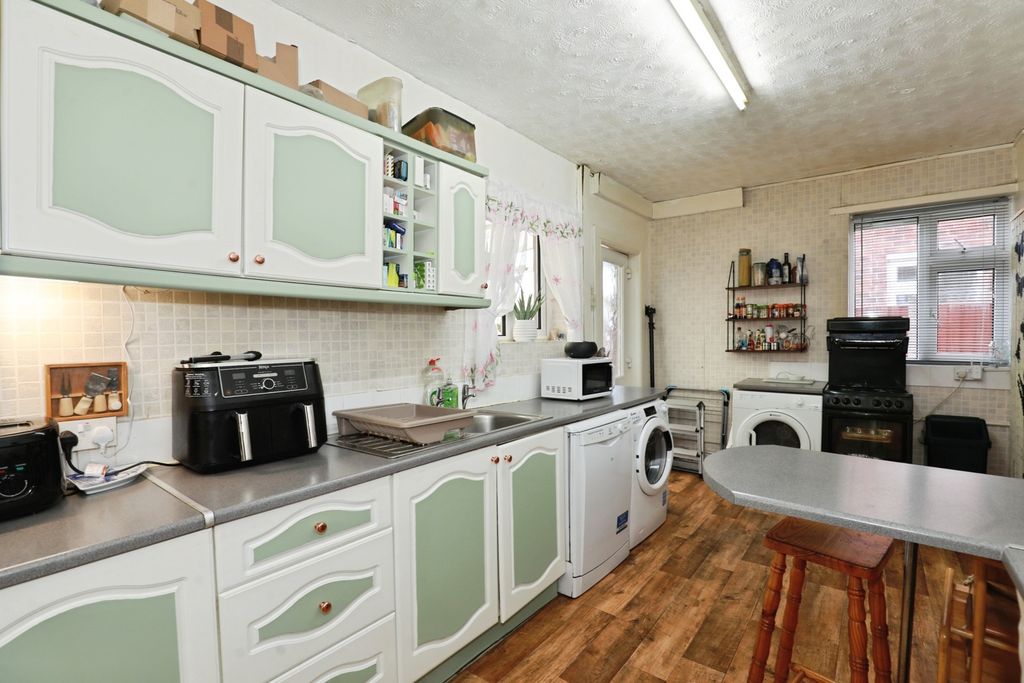 Property photo 2 of 16 Pbox-Img.Jpg