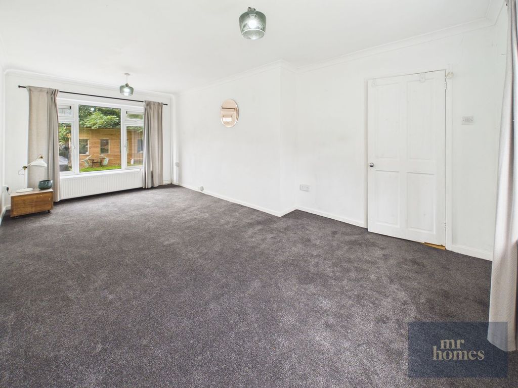 Property photo 2 of 36
