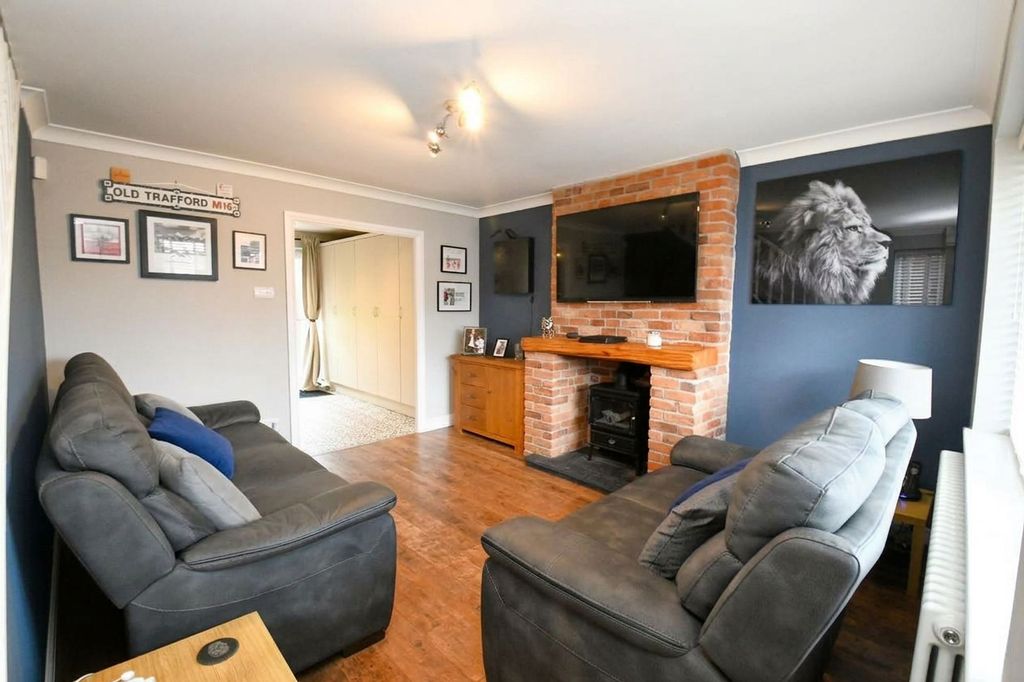 Property photo 2 of 22