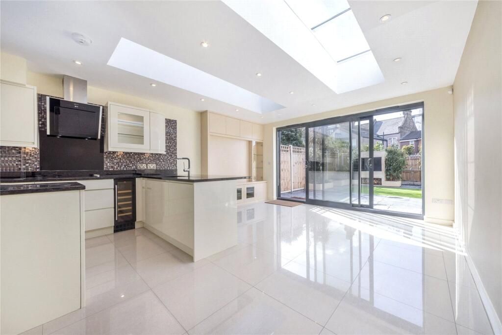 Property photo 2 of 17 263693_Tol200092_L_Img_00_0000.Jpeg