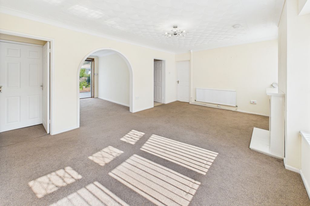 Property photo 3 of 25