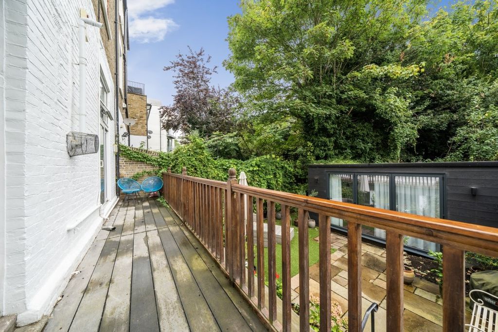 Property photo 2 of 10 66d7030544d97-118083
