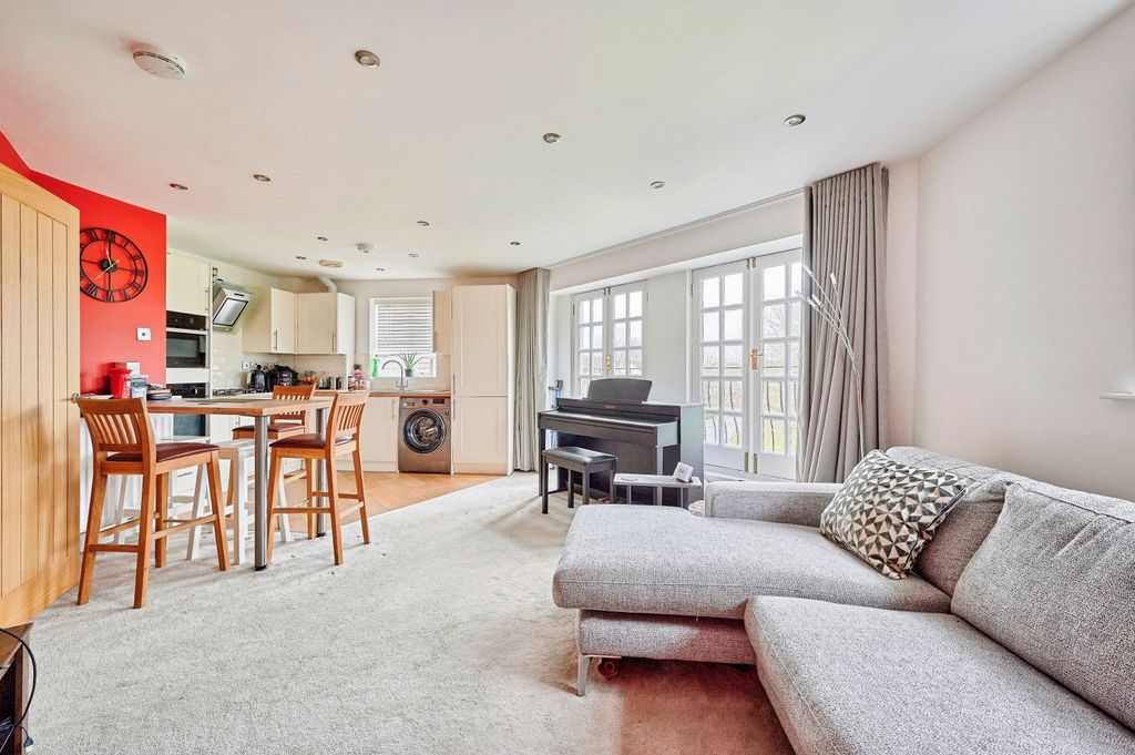 Property photo 3 of 19