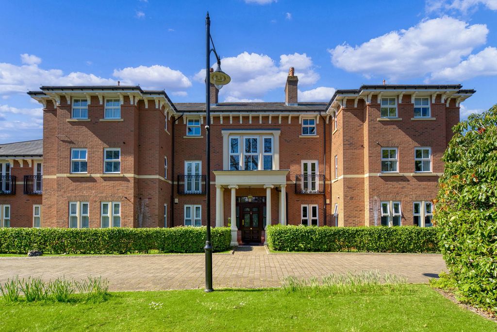 Property photo 2 of 22