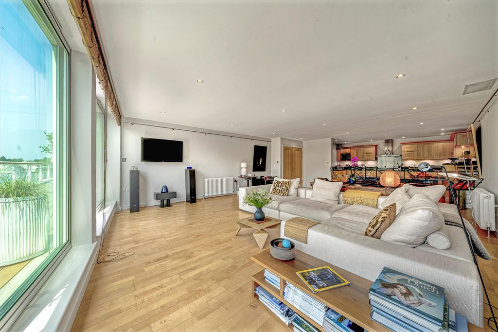 Property photo 3 of 13 Image