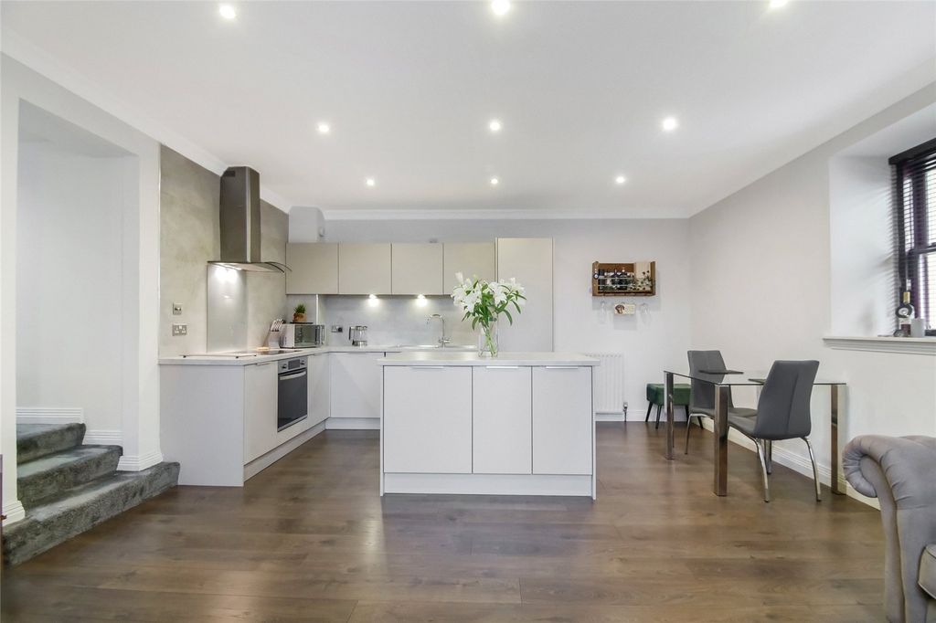 Property photo 1 of 21 Picture No. 13