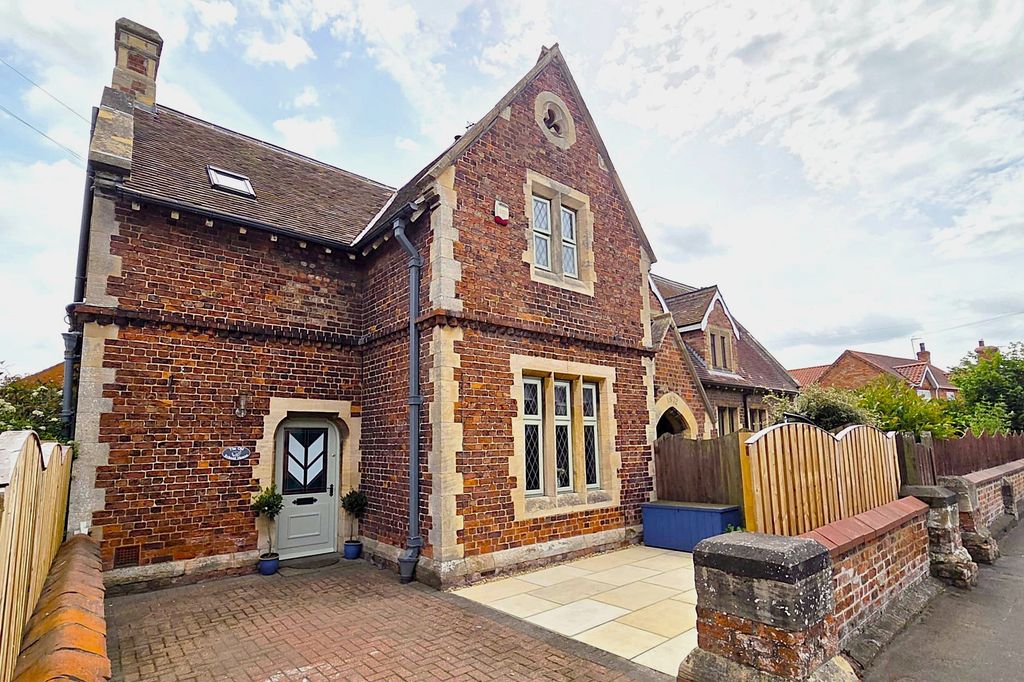 Property photo 1 of 19