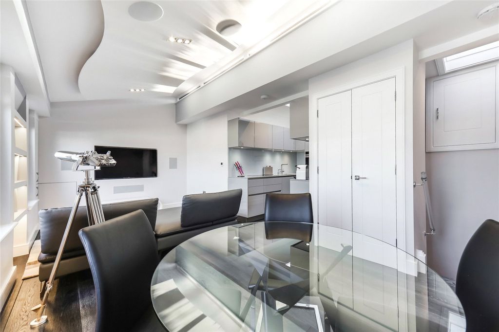 Property photo 3 of 10 Picture No. 07