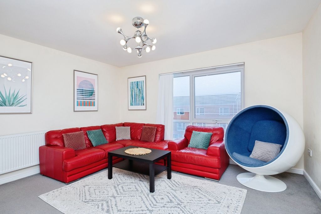 Property photo 2 of 8 Photo