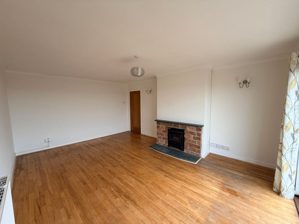Property photo 3 of 11 Dining Room