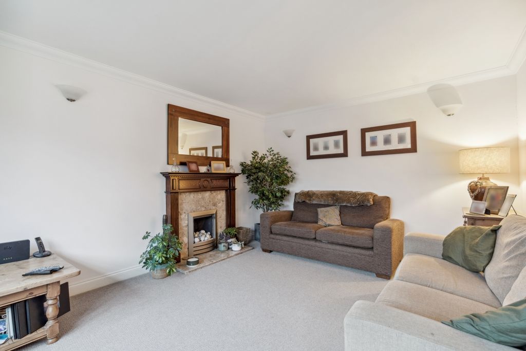 Property photo 3 of 20