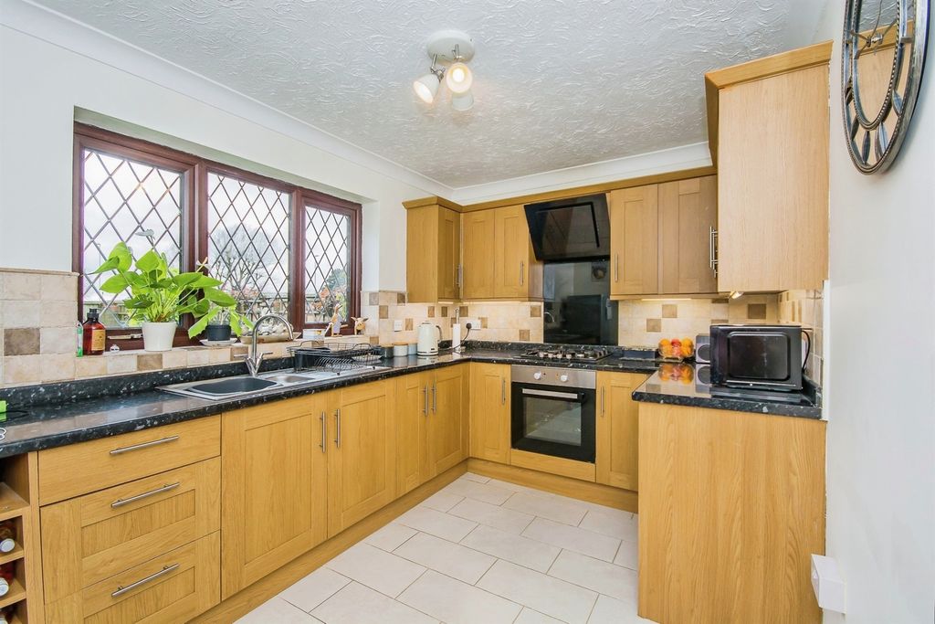Property photo 2 of 15
