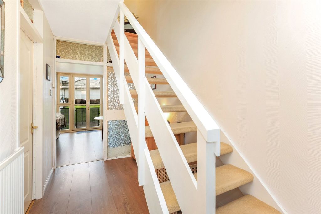 Property photo 3 of 22 Picture No. 09