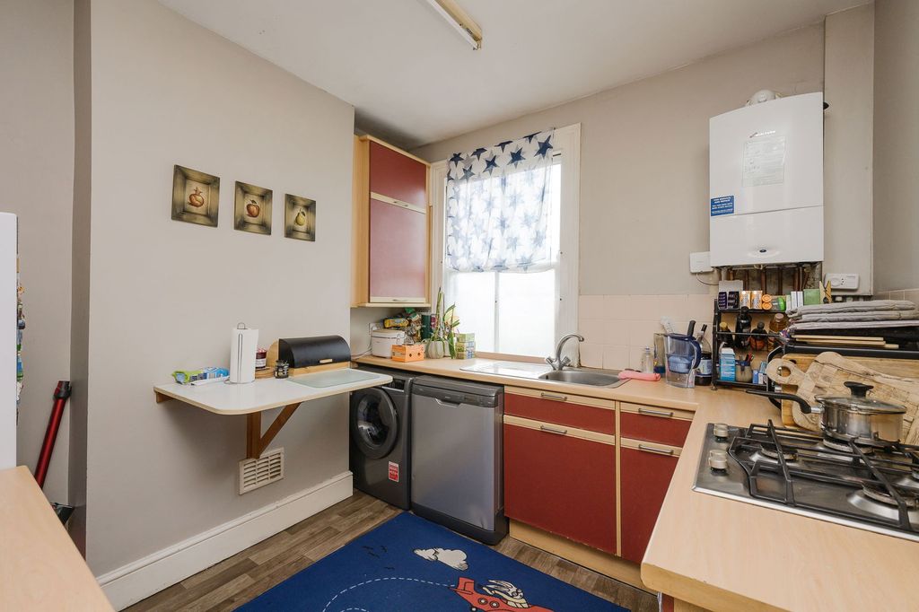 Property photo 3 of 14