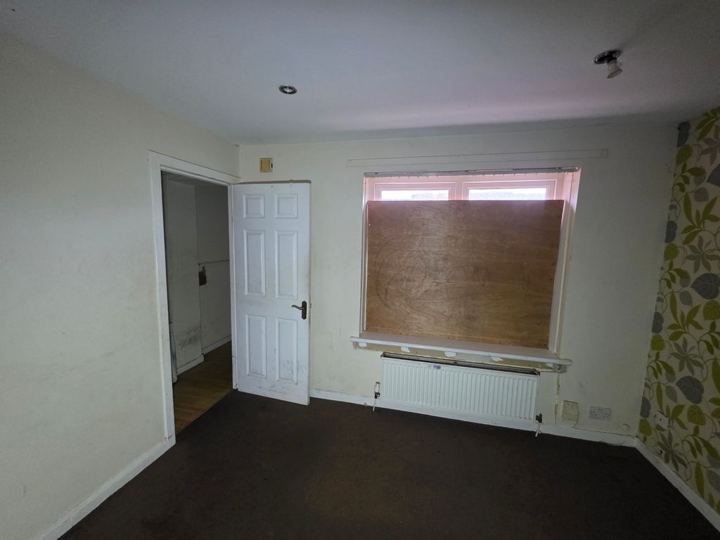 Property photo 2 of 11 2