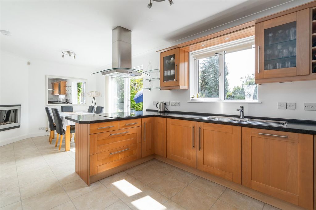 Property photo 2 of 24 108 Silhill Hall Road_65.Jpg