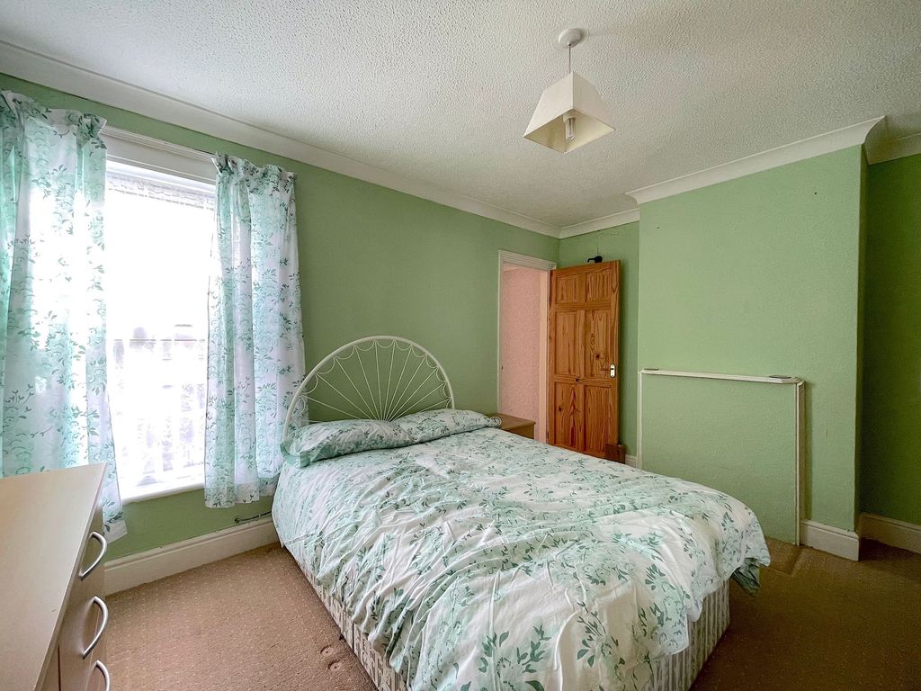 Property photo 3 of 19 Bedroom Two (1)