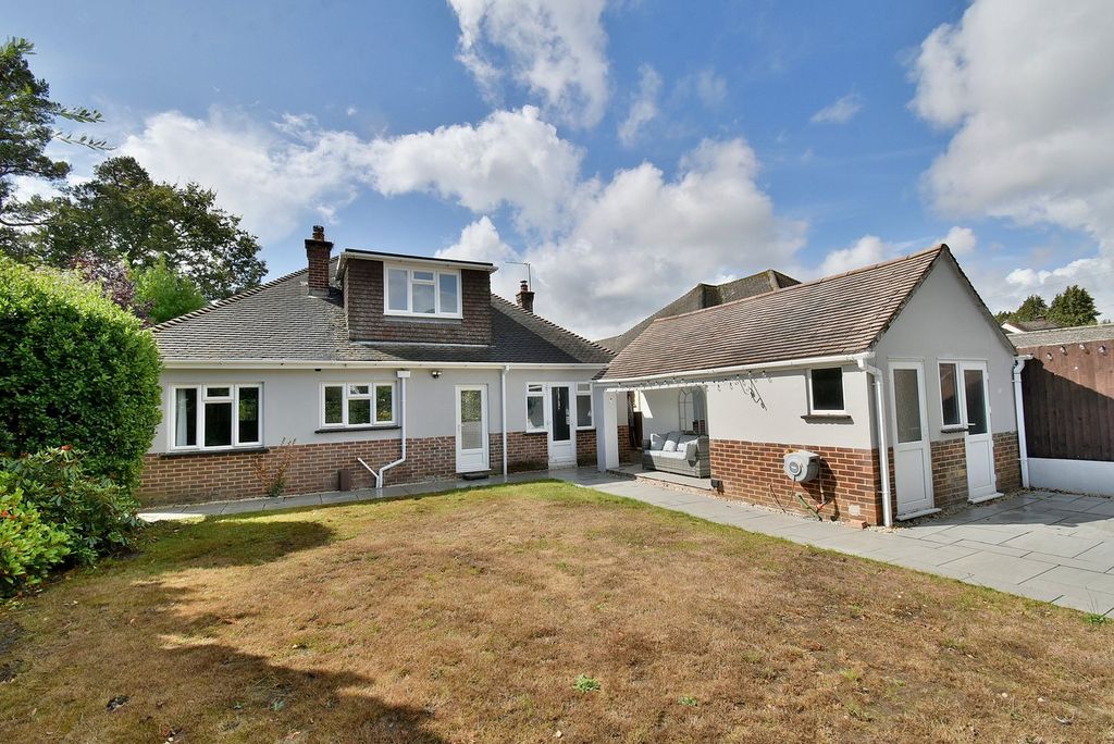 Property photo 2 of 19