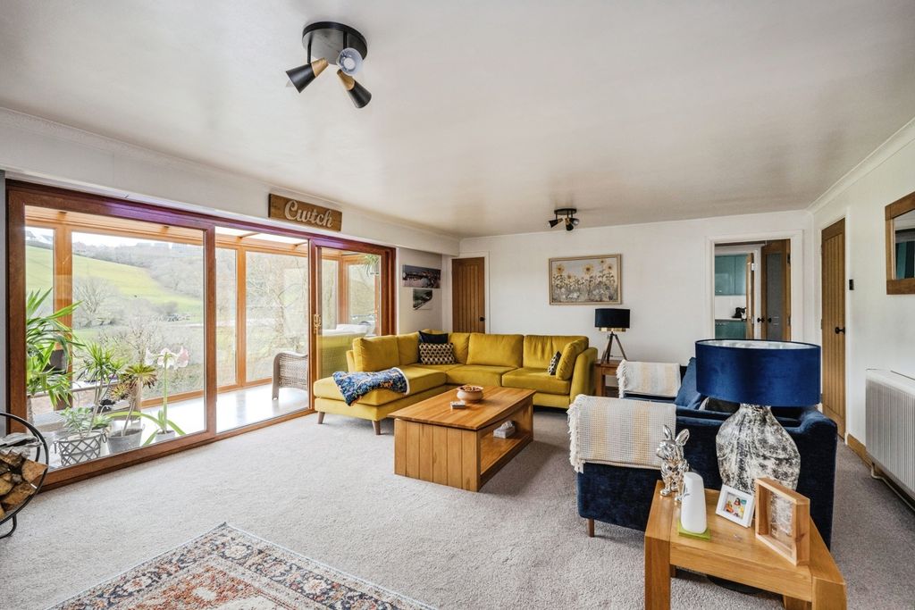 Property photo 2 of 32 Pbox-Img.Jpg