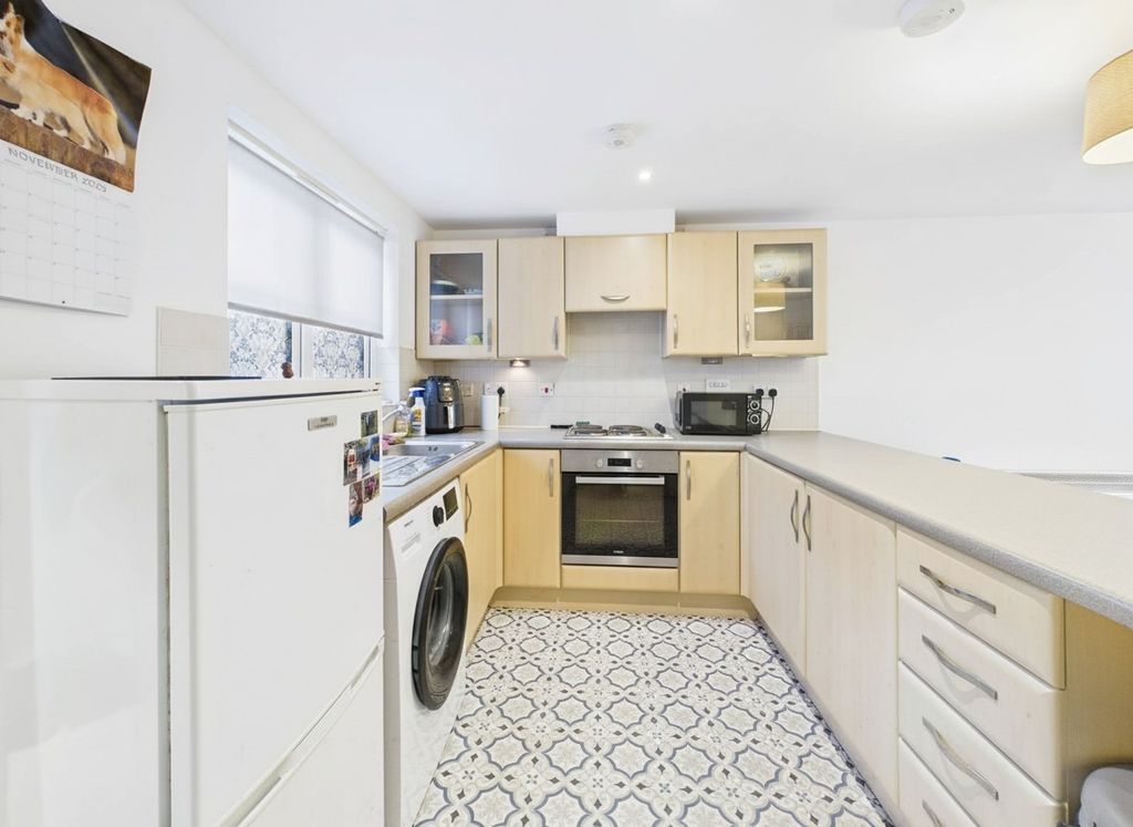 Property photo 2 of 8 993462